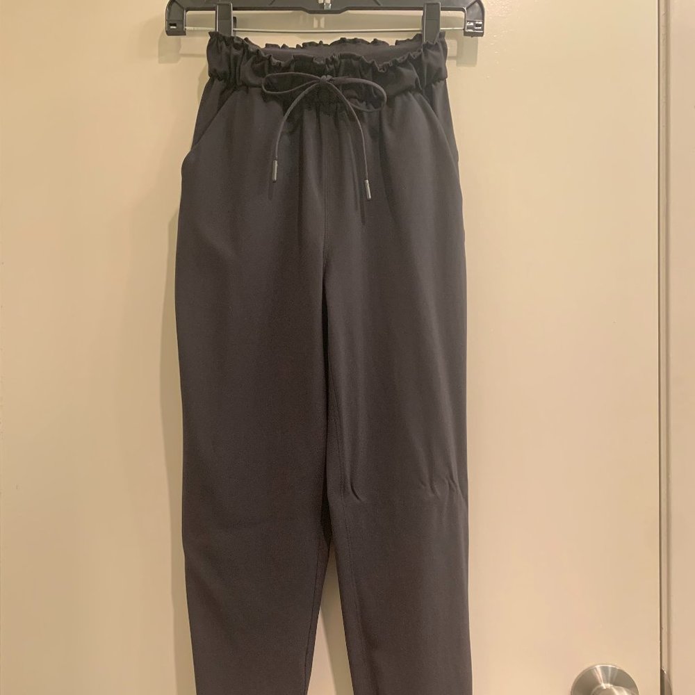 Lululemon Women's Stretch High-Rise Jogger Black size 0